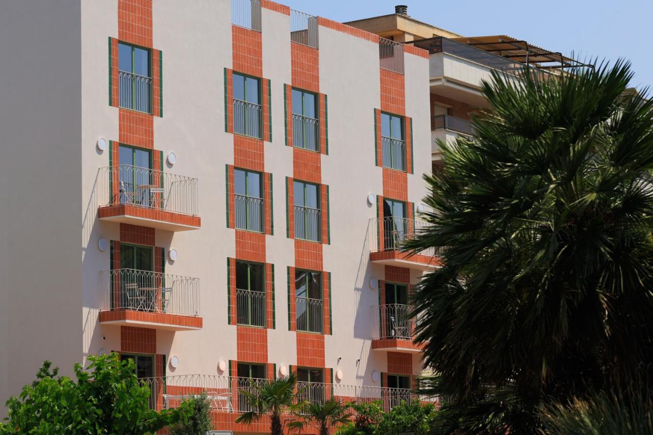 Terra Aurea Aparthotel ซาลอว์ ภายนอก รูปภาพ
